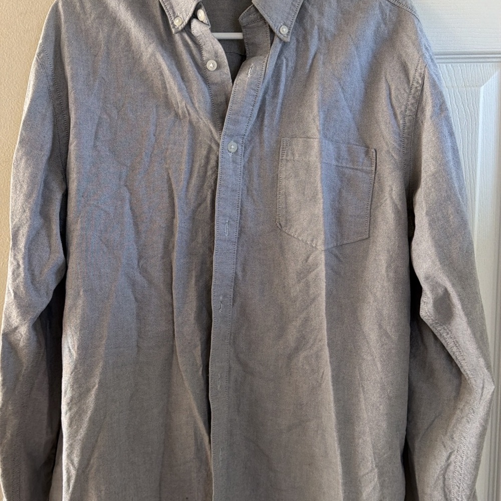 Men's Long-Sleeve Button-Down Shirt in Light Gray